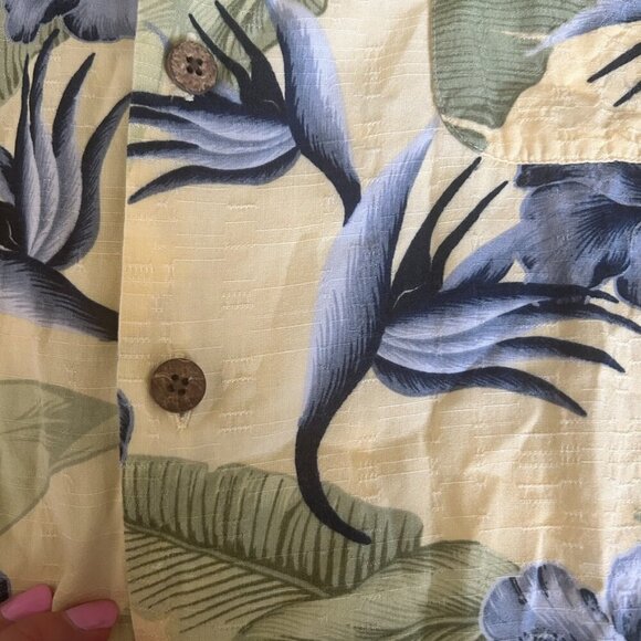 yellow and blue Hawaiian shirt - Picture 2 of 5